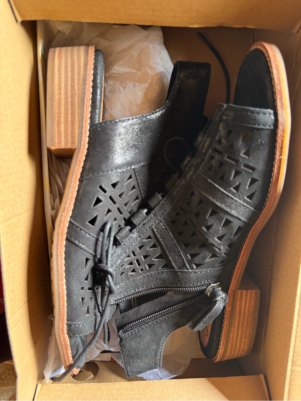 NWB Sofft leather sandals
